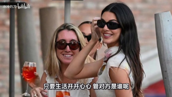 肯豆詹娜独自去意大利旅游的行程里面,还有参加格里芬组织的聚会